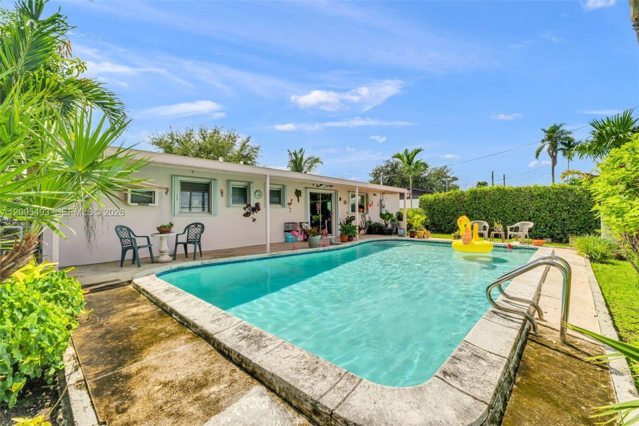 10511 SW 53rd St , Miami, FL 33165 Photo