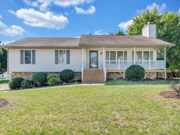 2344 Kellington CT, Roanoke, VA 24012