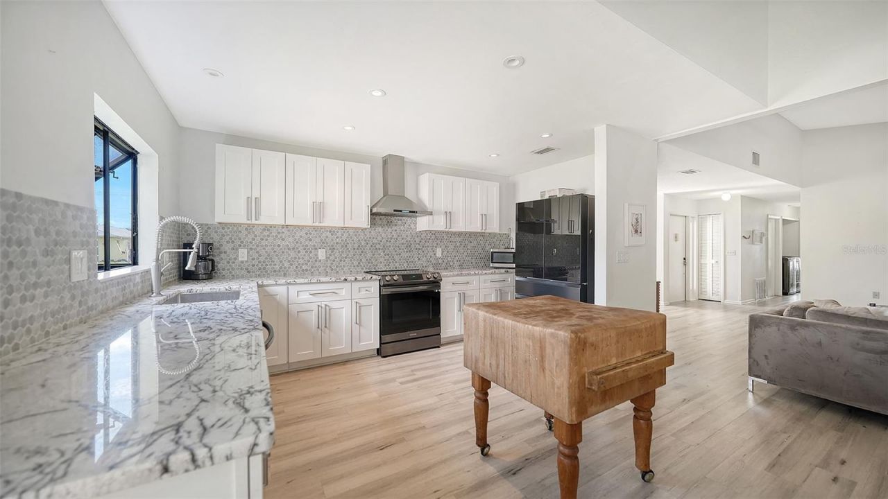 5744 Augusta Circle, Sarasota, FL 34238 Photo
