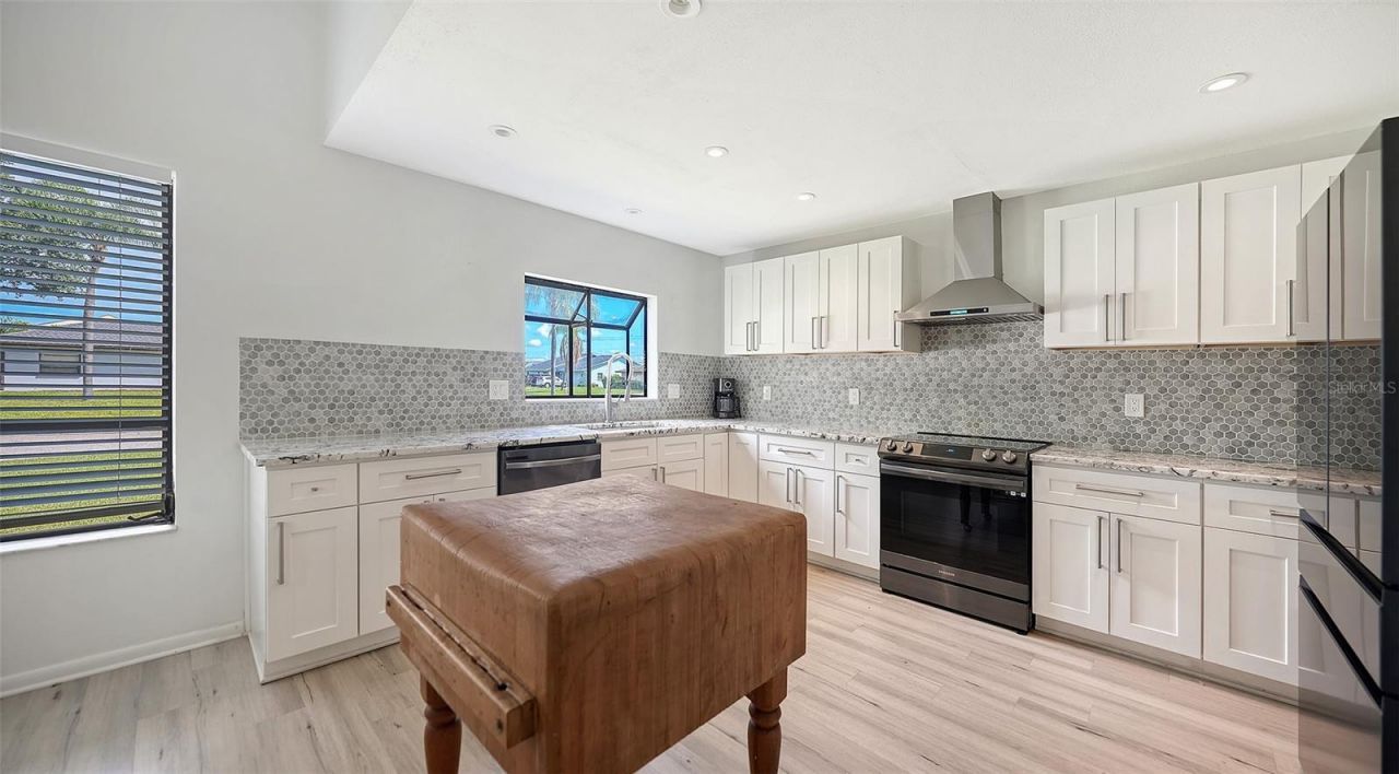 5744 Augusta Circle, Sarasota, FL 34238 Photo