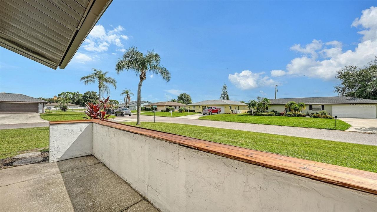 5744 Augusta Circle, Sarasota, FL 34238 Photo