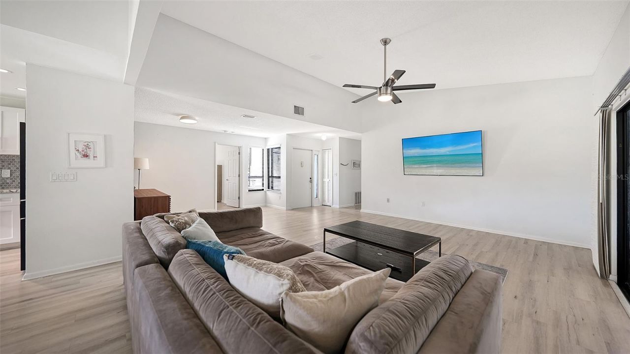 5744 Augusta Circle, Sarasota, FL 34238 Photo