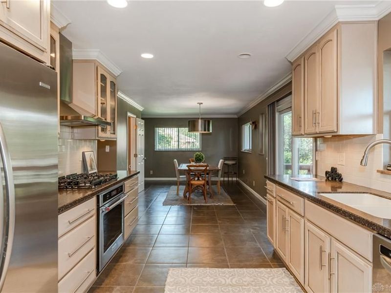 609 E David Road, Kettering, OH 45429 Photo 9