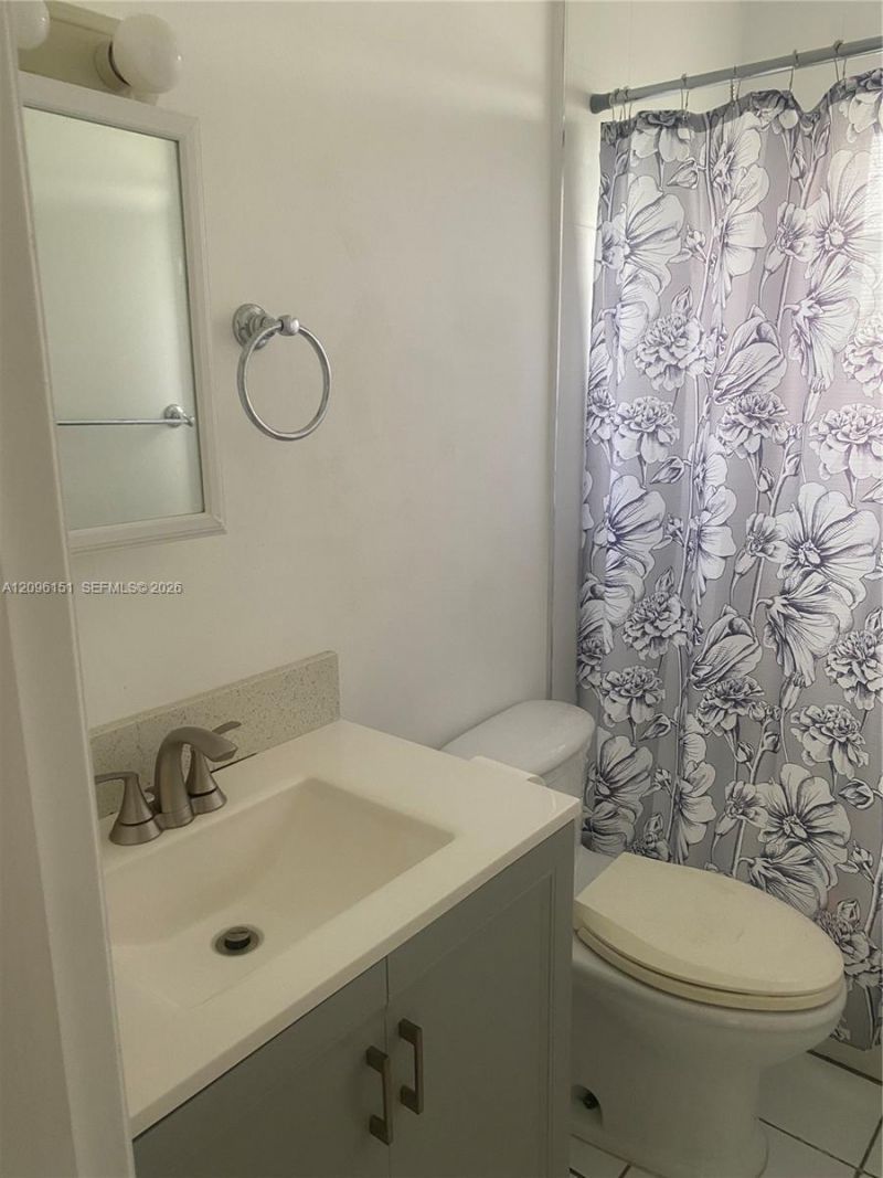 1450 Atlantic Shores Blvd , Unit 303, Hallandale Beach, FL 33009 Photo