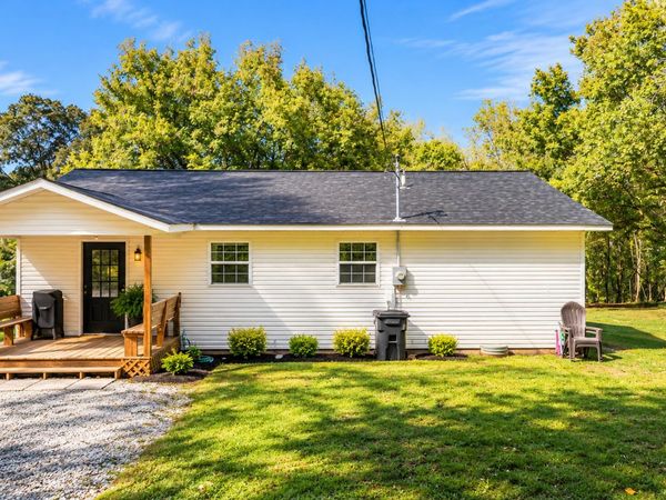 64 Lester Street , Bakersfield, MO 65609