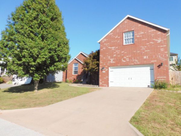 848 S Black Sands Avenue , Nixa, MO 65714