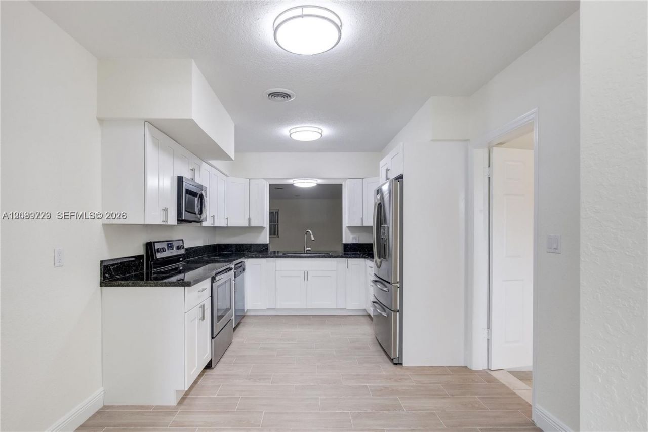 8830 Caribbean Blvd, Cutler Bay, FL 33157 Photo