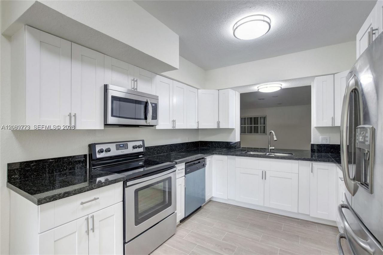 8830 Caribbean Blvd, Cutler Bay, FL 33157 Photo