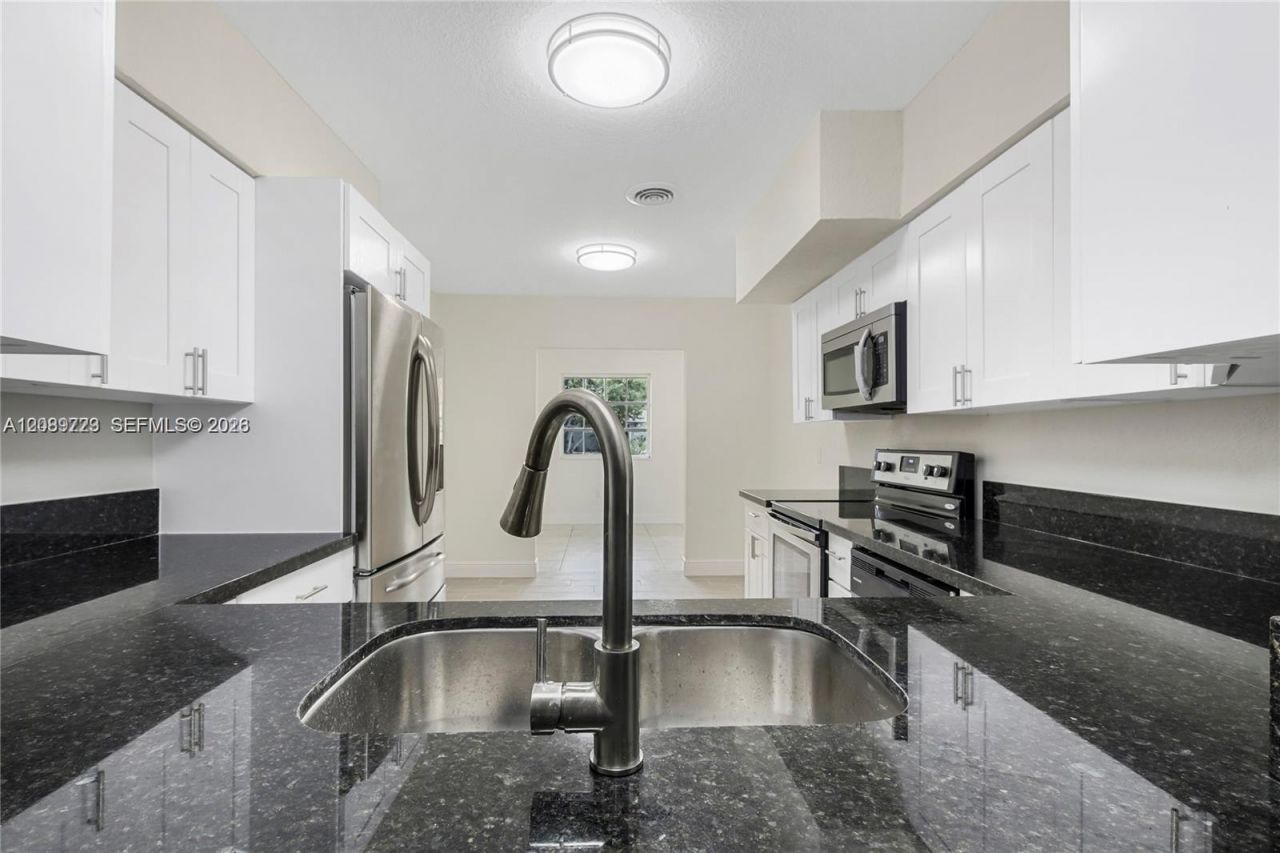 8830 Caribbean Blvd, Cutler Bay, FL 33157 Photo