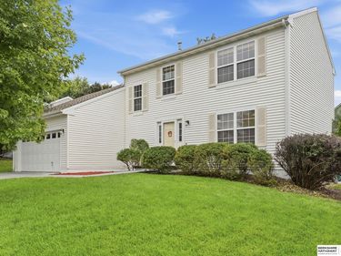 9823 Brentwood Drive, La Vista, NE 68128