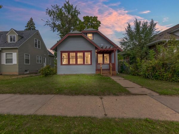749 Geranium Avenue E, Saint Paul, MN 55106