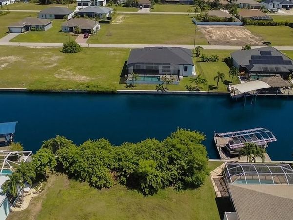 1447 NW 39th AVE , CAPE CORAL, FL 33993