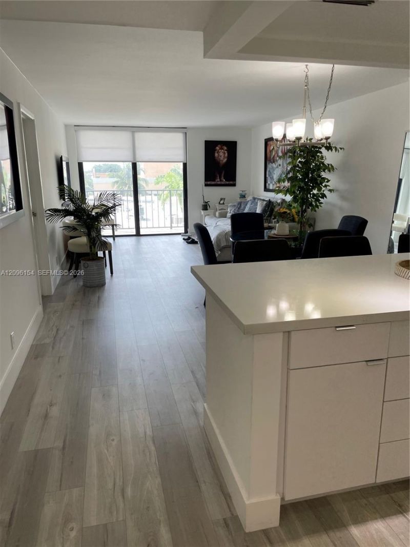 2625 Collins Ave , Unit 510, Miami Beach, FL 33140 Photo