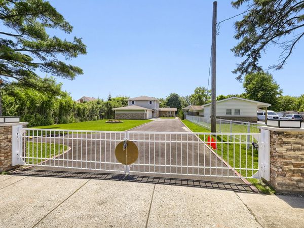 1325 E Lake Avenue , Glenview, IL 60025