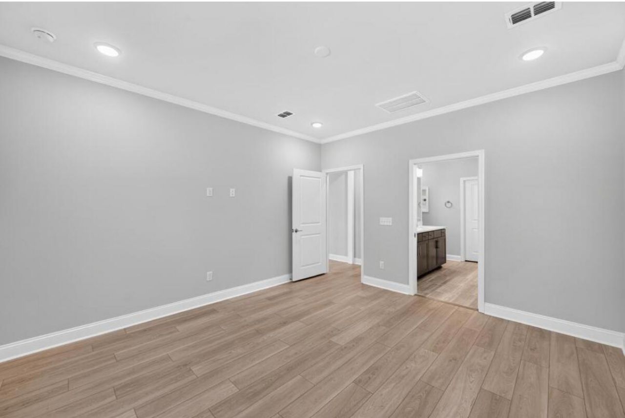 669 Coral Bells Lane Photo 11