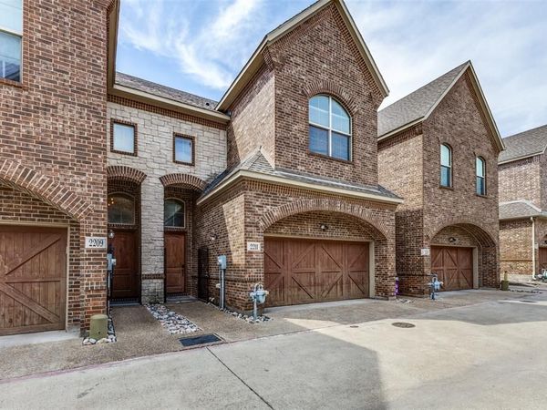 2211 Eriksson Lane , Dallas, TX 75204