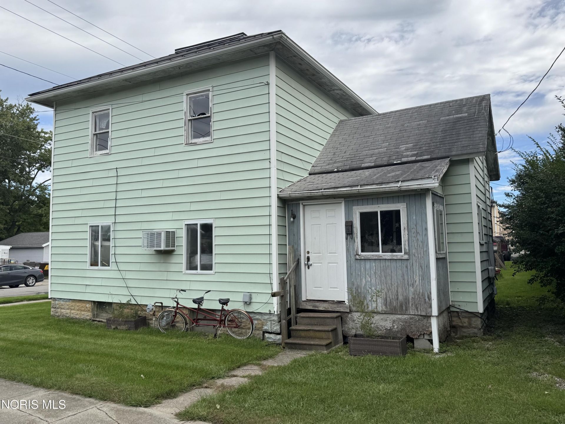 302 E Lawrence Street, Montpelier, OH 43543 Main Photo