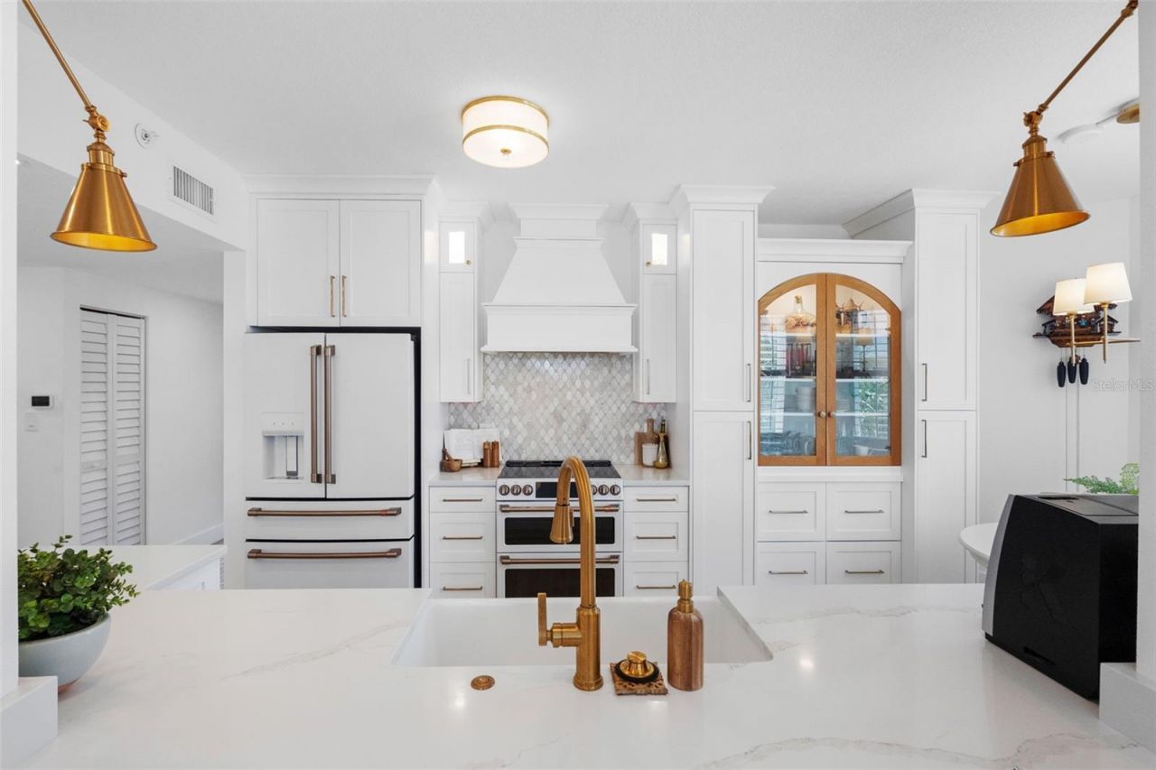 7912 Sailboat Key Boulevard S, Unit 201, South Pasadena, FL 33707 Photo