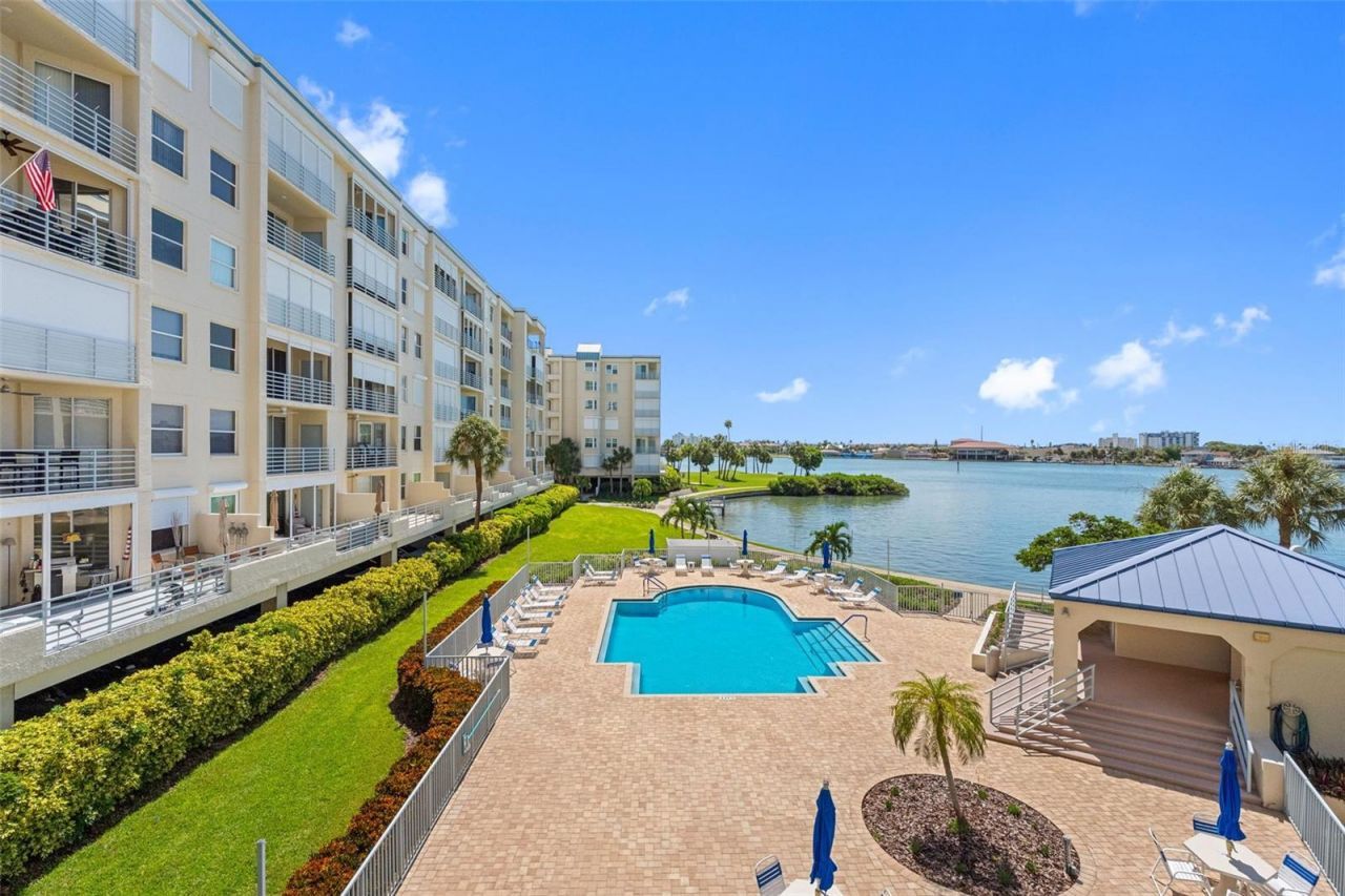 7912 Sailboat Key Boulevard S, Unit 201, South Pasadena, FL 33707 Photo