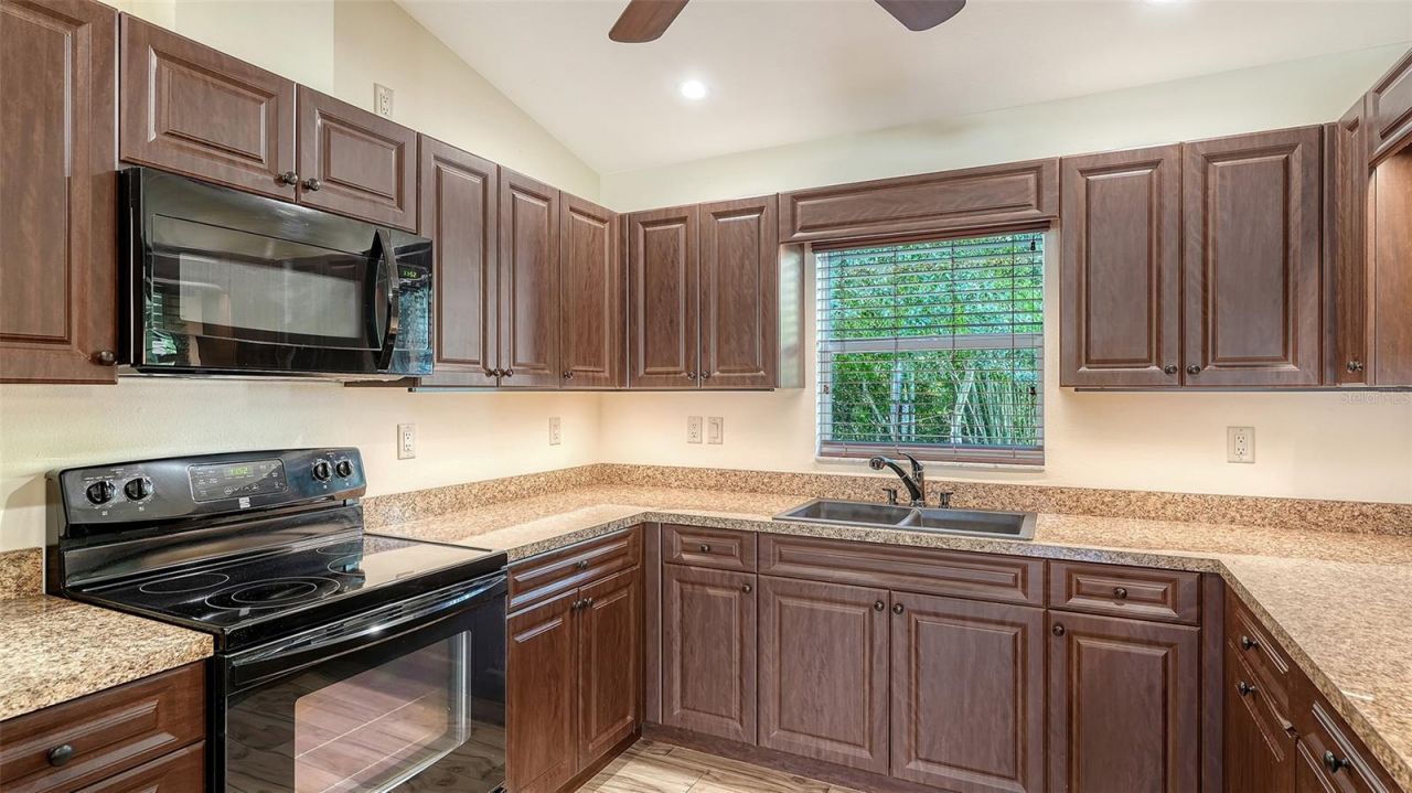 3716 46th Avenue Drive W, Bradenton, FL 34210 Photo