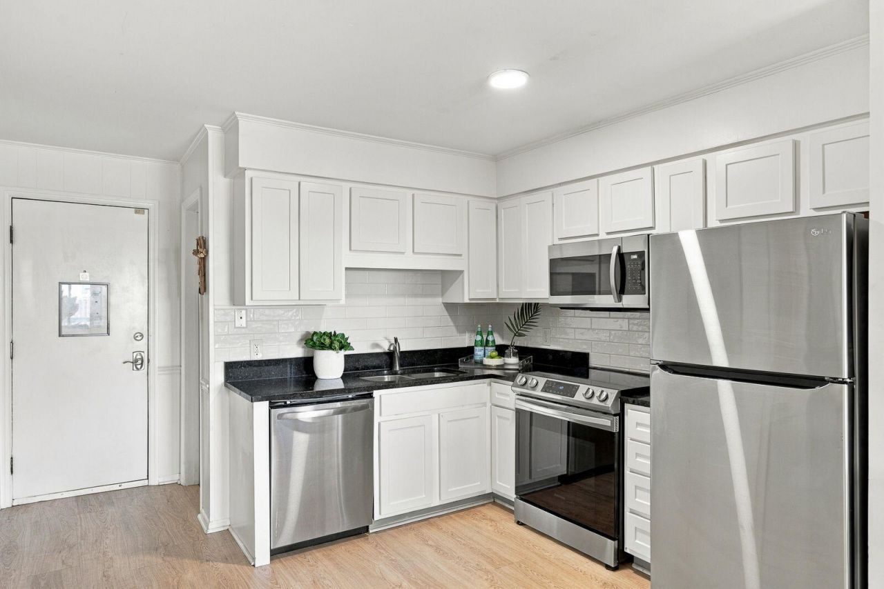 1400 Ocean Boulevard Photo 7