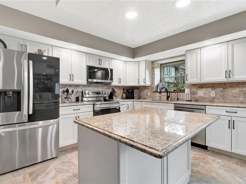 692 Doe Crossing, Centerville, OH 45459 Photo 12