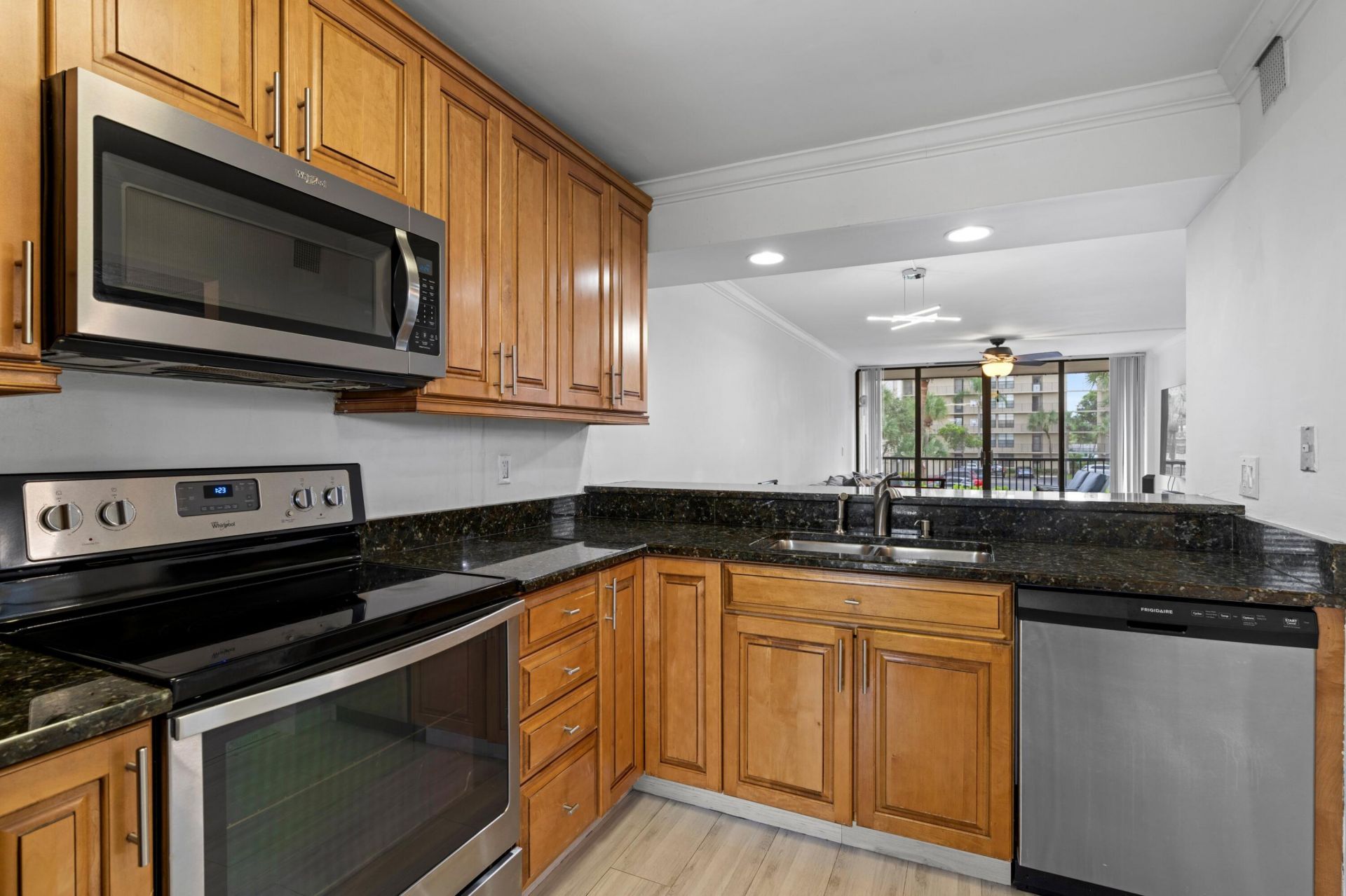 16 Royal Palm Way, Unit 205, Boca Raton, FL 33432 Photo