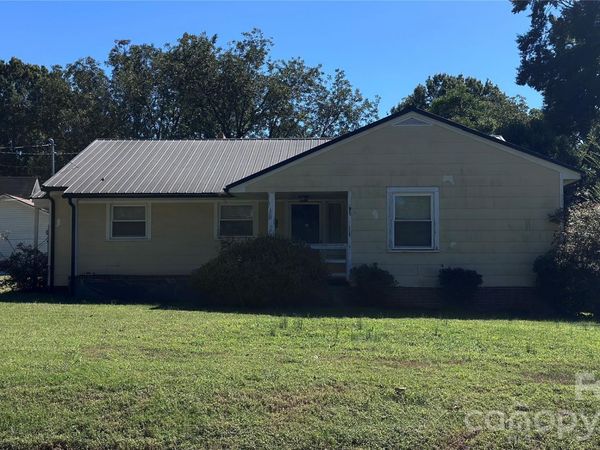 633 Oak Street , Mooresville, NC 28115