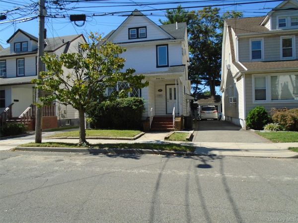 27 Starks Place, Unit Fl. 1, Lynbrook, NY 11563