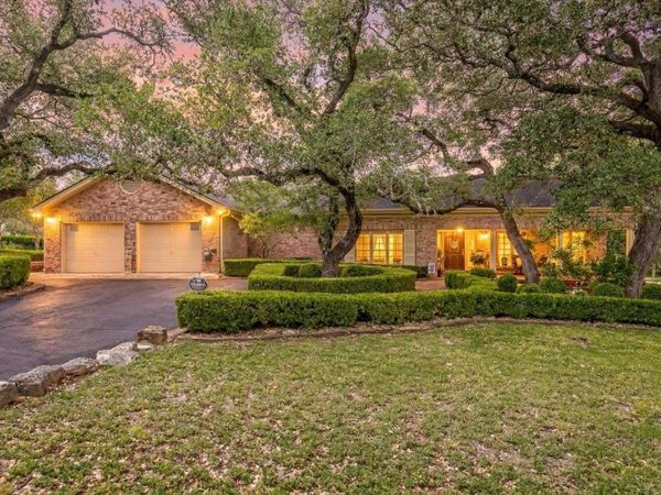 50 Brookmeadow DR, Wimberley, TX 78676