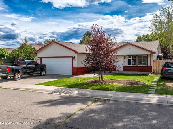 413 W Richards Avenue, Silt, CO 81652