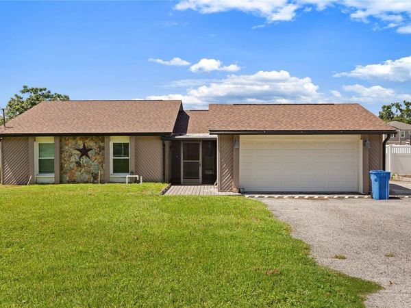 1105 LENNA AVENUE , SEFFNER, FL 33584