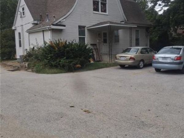 511 S West Street, Carlinville, IL 62626