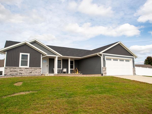 2332 Hanson Pl W, Sparta, WI 54656