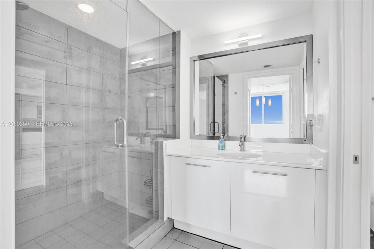 92 SW 3rd St , Unit 4109, Miami, FL 33130 Photo