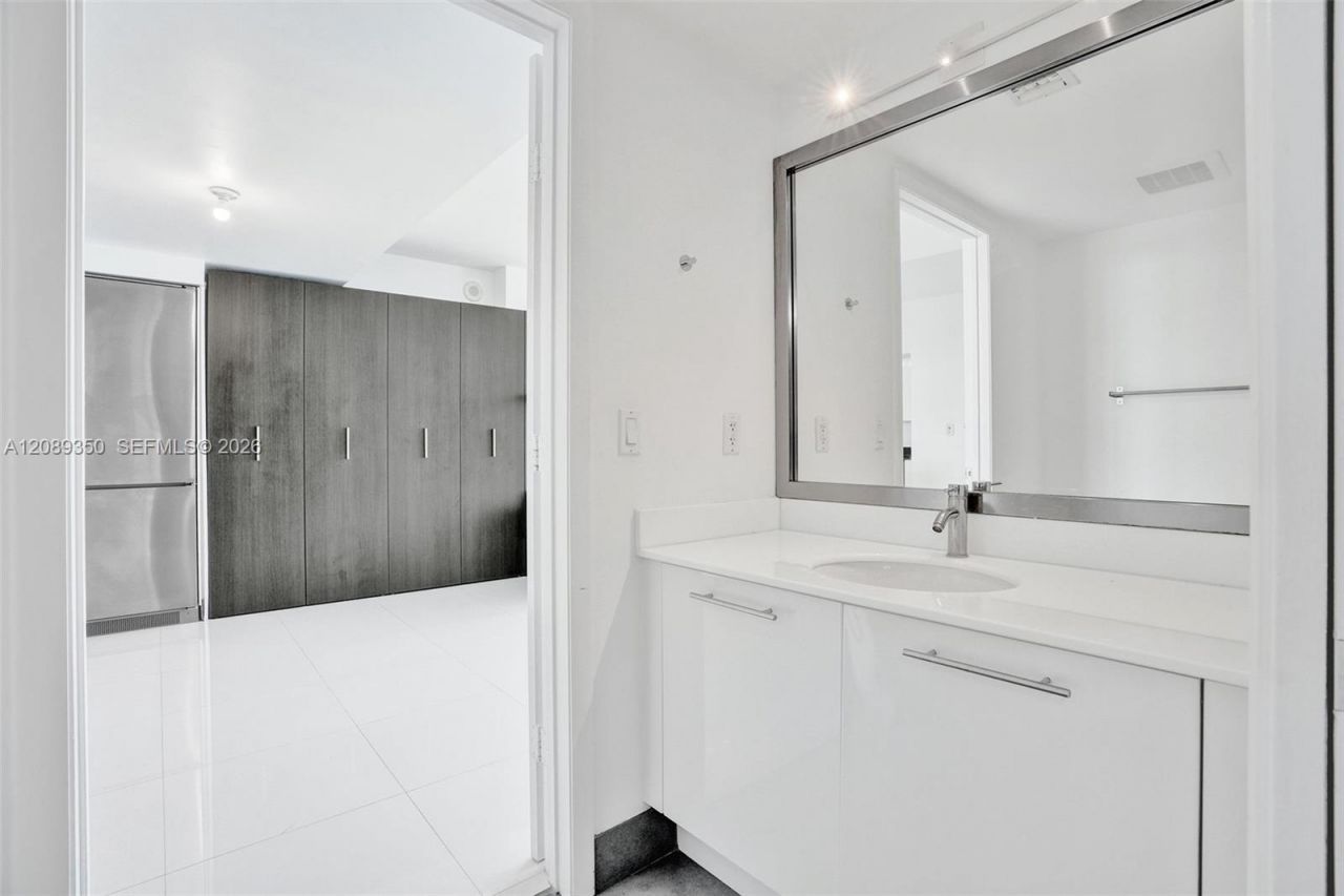 92 SW 3rd St , Unit 4109, Miami, FL 33130 Photo