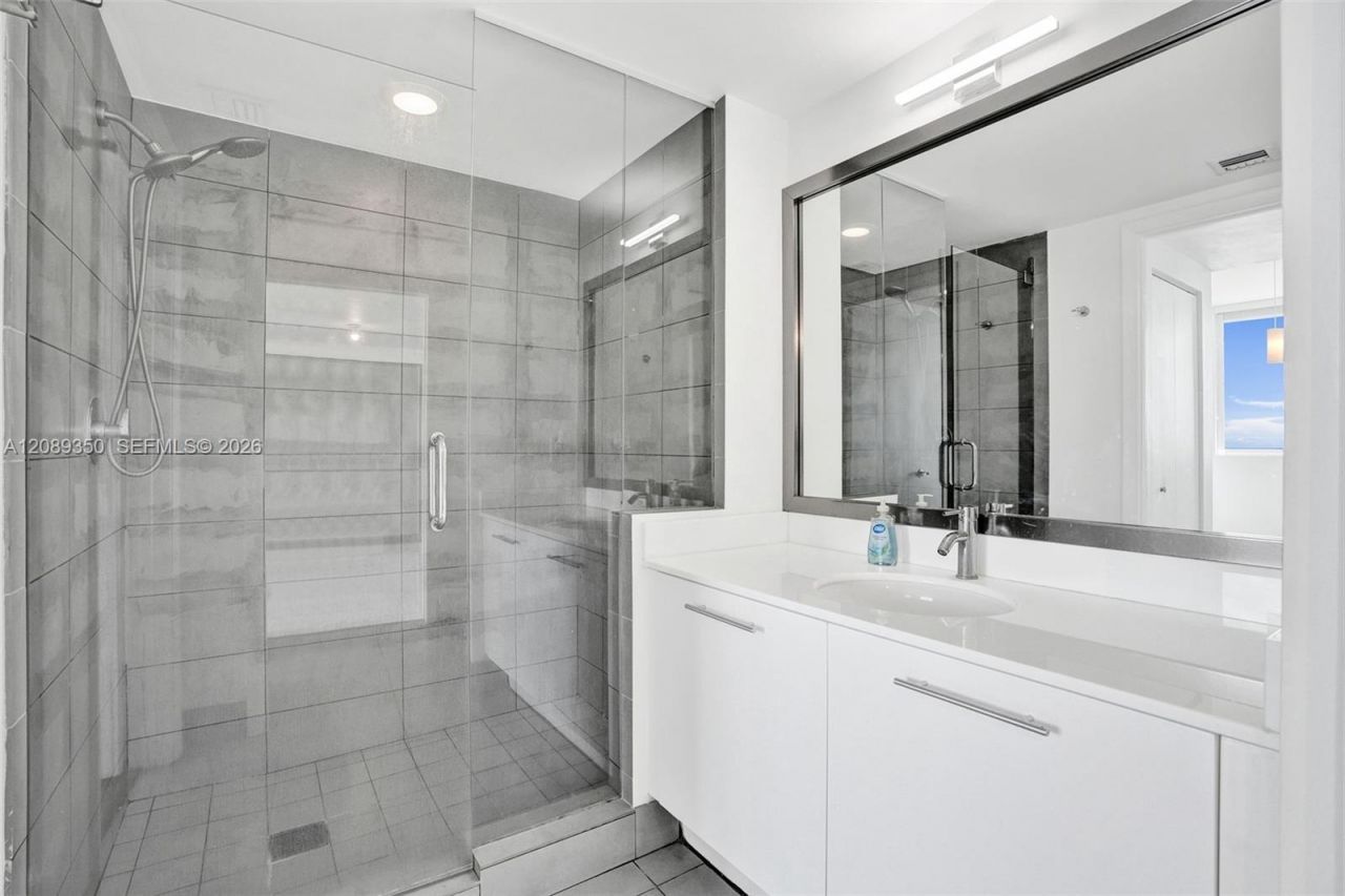 92 SW 3rd St , Unit 4109, Miami, FL 33130 Photo