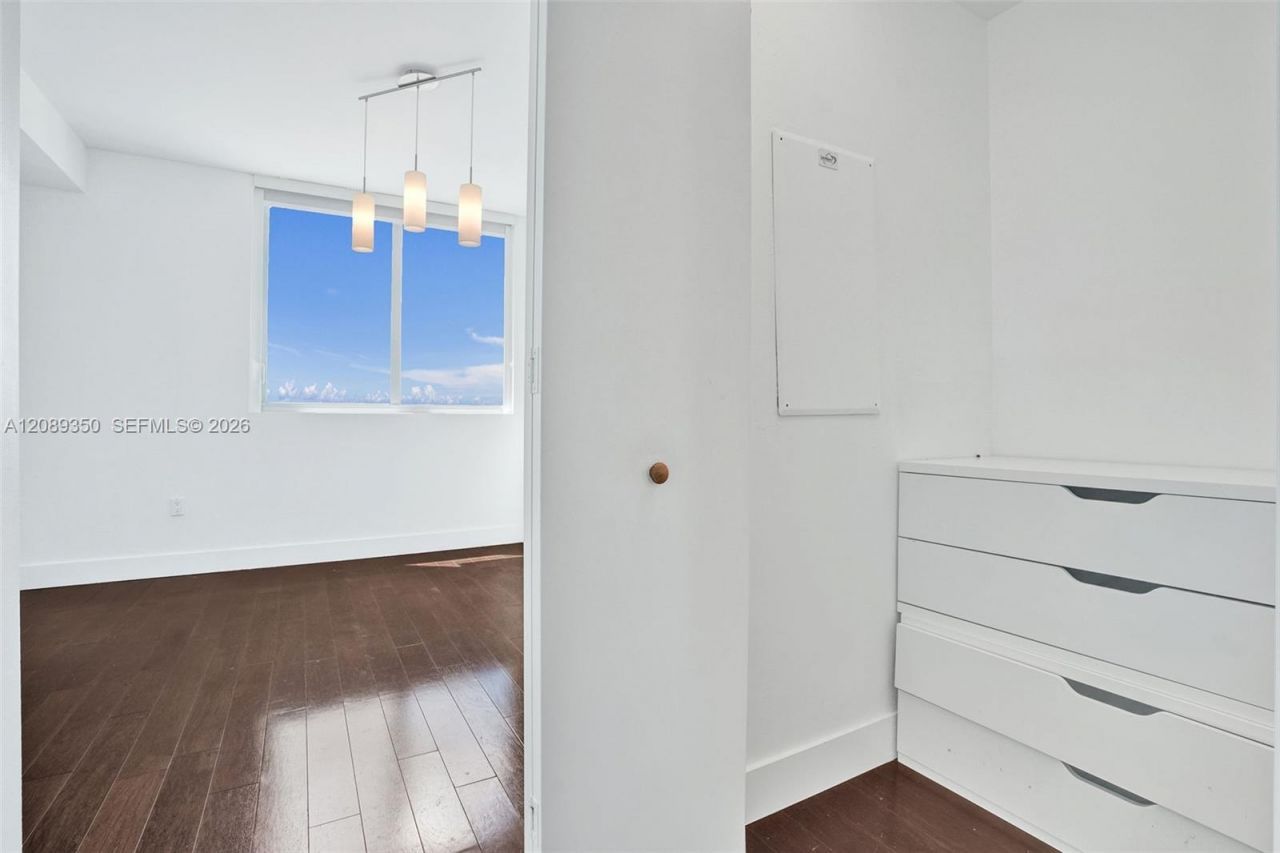 92 SW 3rd St , Unit 4109, Miami, FL 33130 Photo