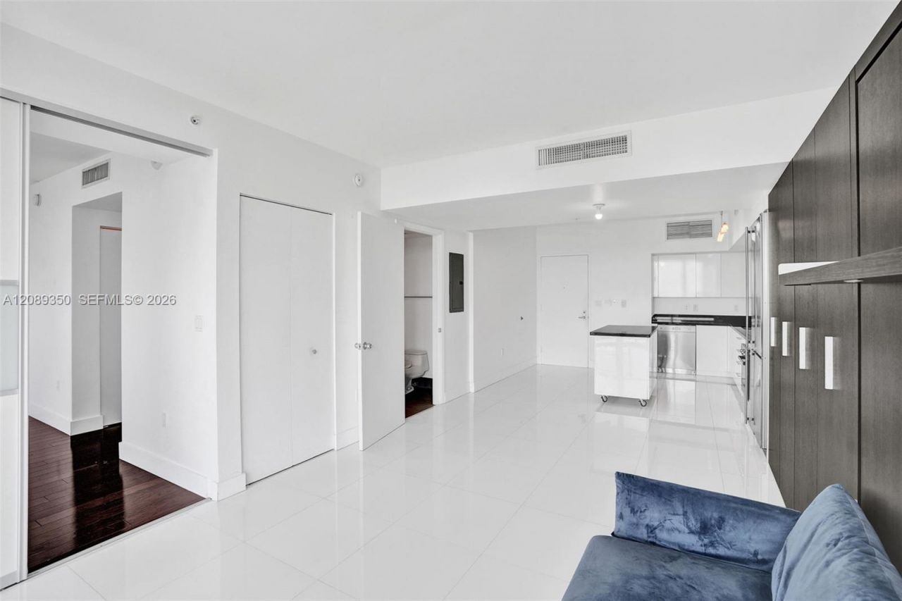 92 SW 3rd St , Unit 4109, Miami, FL 33130 Photo