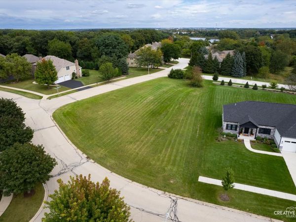 699 Greenfield Road , Sugar Grove, IL 60554