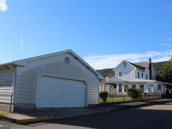 402 ELIZABETH STREET , WILLIAMSTOWN, PA 17098