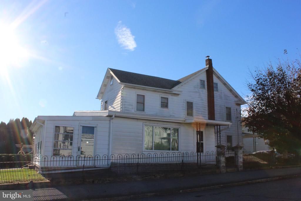 402 ELIZABETH STREET, WILLIAMSTOWN, PA 17098