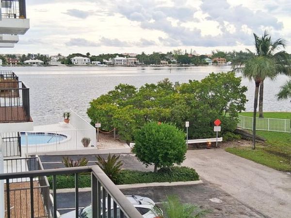 301 Croton Avenue, Unit 302, Lantana, FL 33462