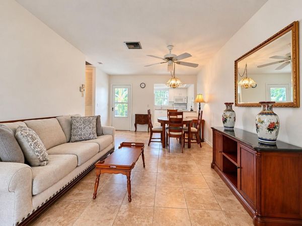 2920 CROSLEY Drive E, Unit E, West Palm Beach, FL 33415