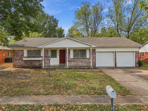 717 W Oakland Street , Broken Arrow, OK 74012