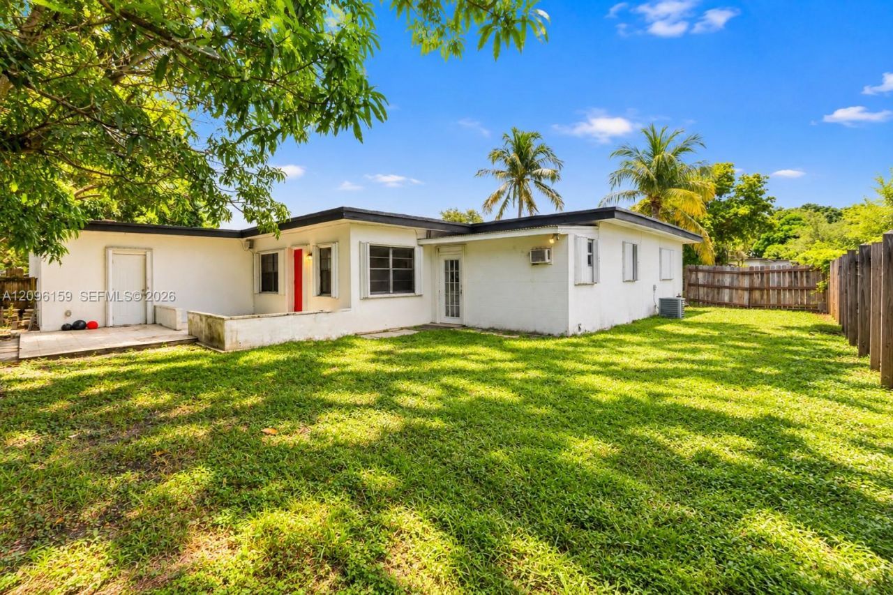 710 NE 142nd St , North Miami, FL 33161 Photo