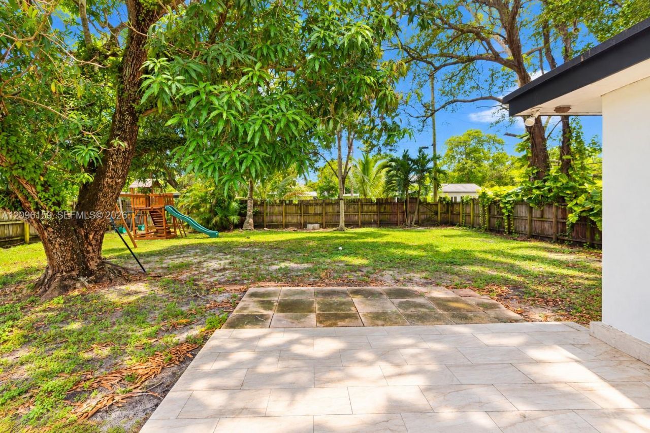 710 NE 142nd St , North Miami, FL 33161 Photo