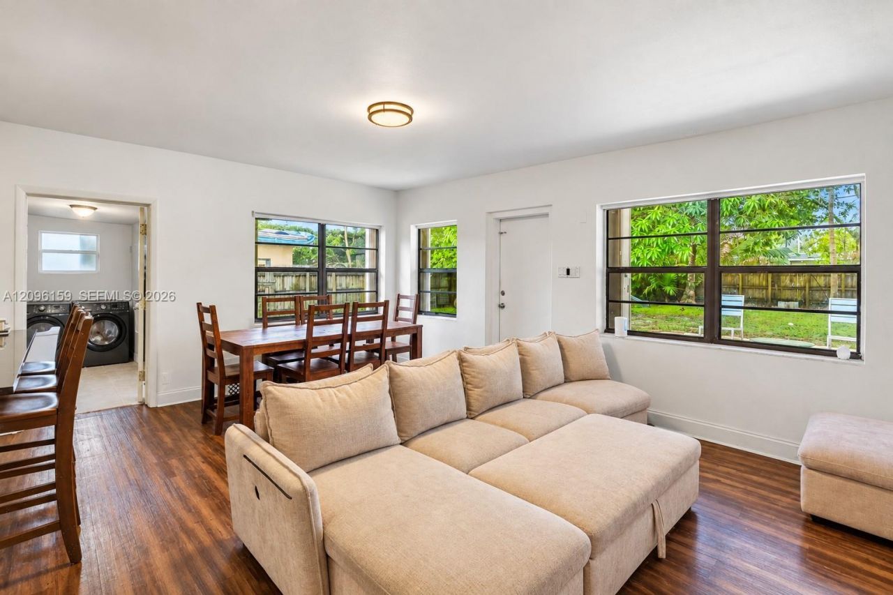 710 NE 142nd St , North Miami, FL 33161 Photo
