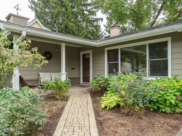 6630 Blackstone Drive , Downers Grove, IL 60516
