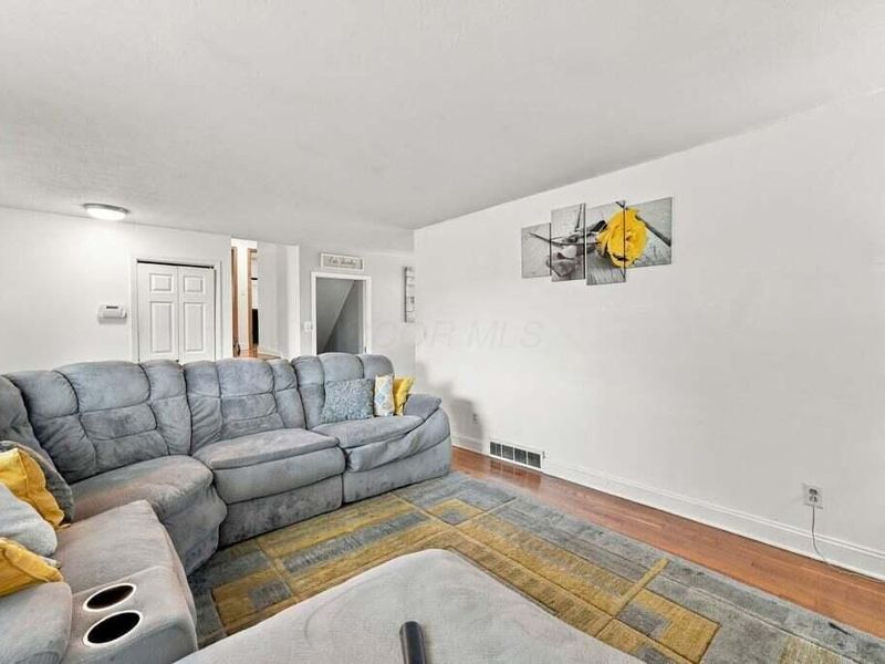 4845 Valley Forge Drive, Columbus, OH 43229 Photo 7